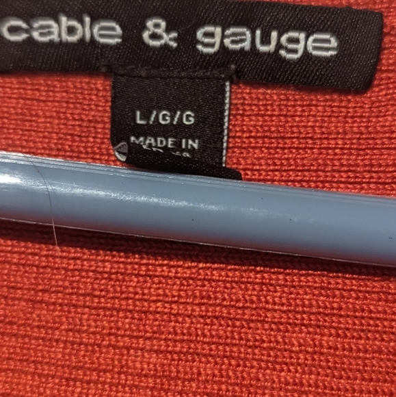 Cable & Gauge knit top size large. Burnt orange color. - Picture 3 of 6